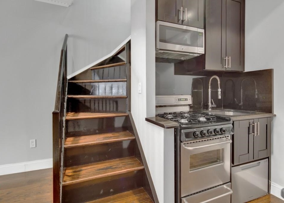 East 26th Street - Photo 6