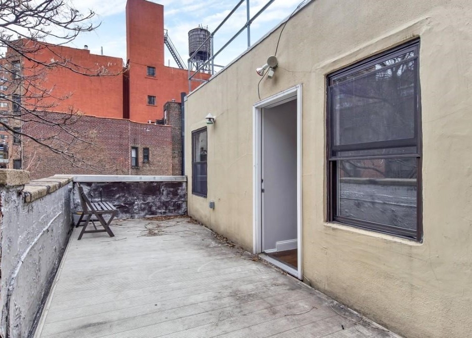 East 26th Street - Photo 8