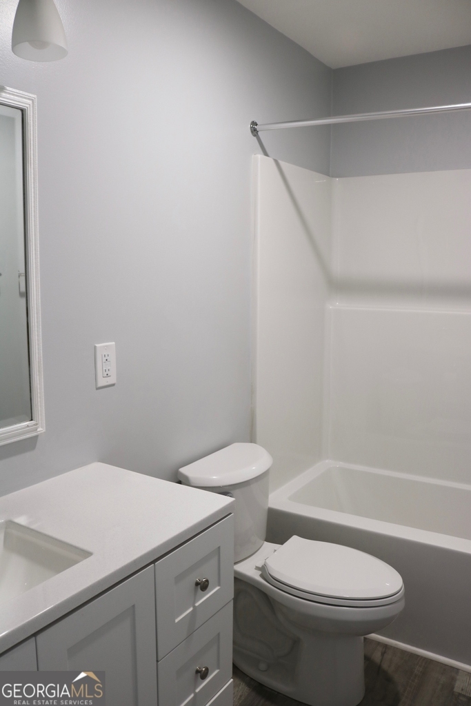 500 E 7th Street - Photo 8