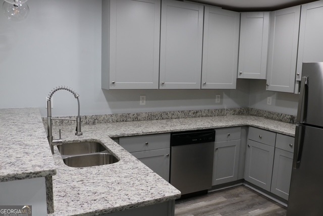 500 E 7th Street - Photo 6