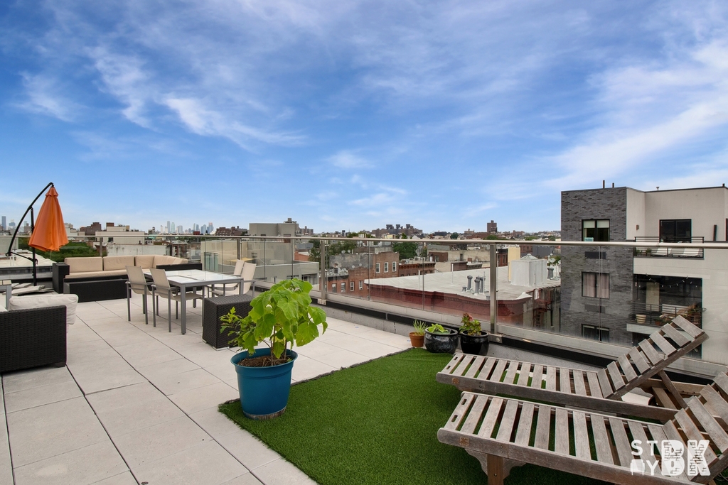 Franklin Ave & Gates Avenue - Photo 12
