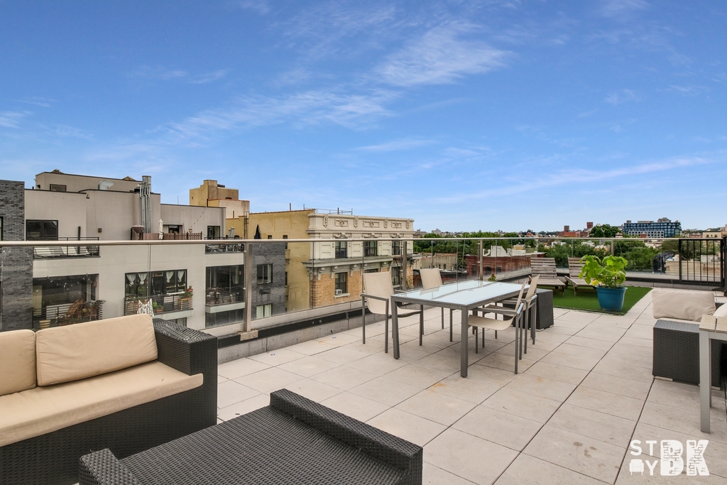 Franklin Ave & Gates Avenue - Photo 13