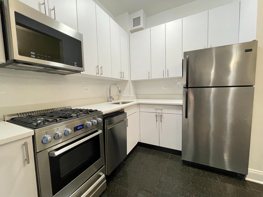 West 22nd Street - Photo 4