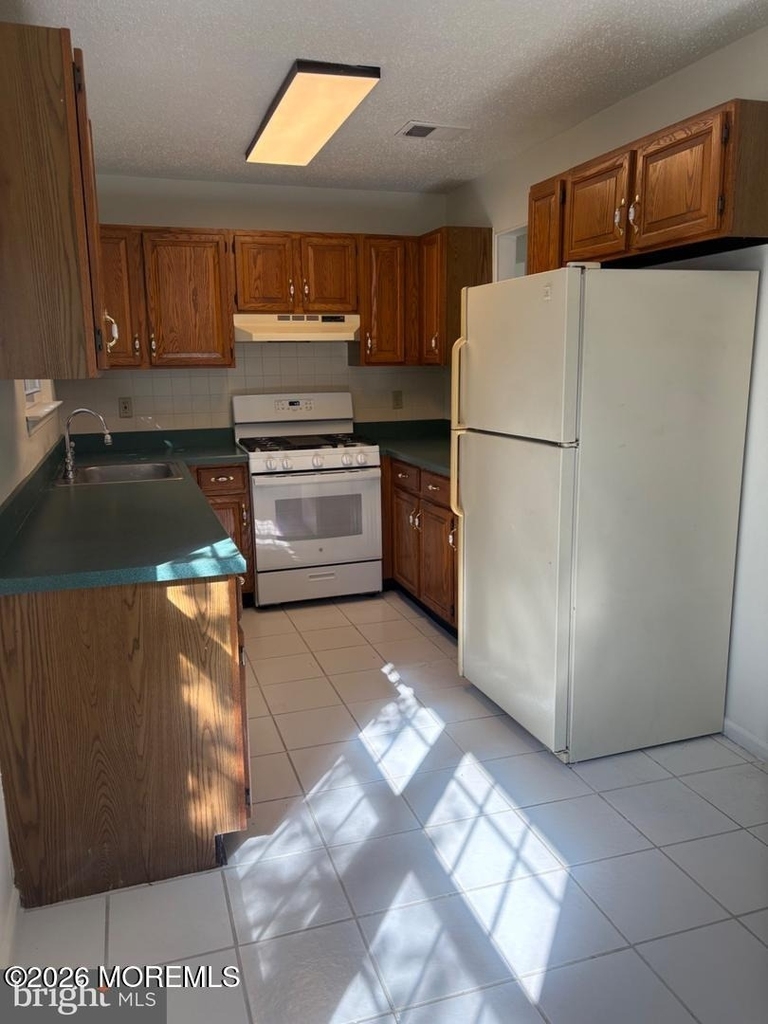 2 Elm Court - Photo 2