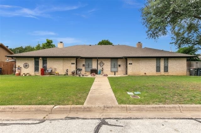 4908 Inverness Avenue - Photo 0