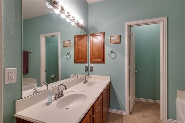 708 Creekside Drive - Photo 14