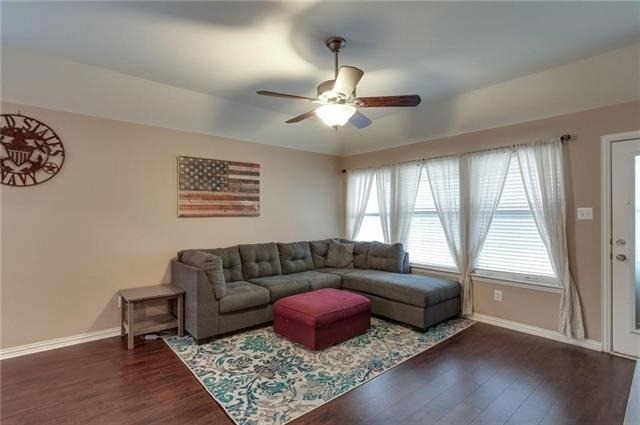708 Creekside Drive - Photo 8