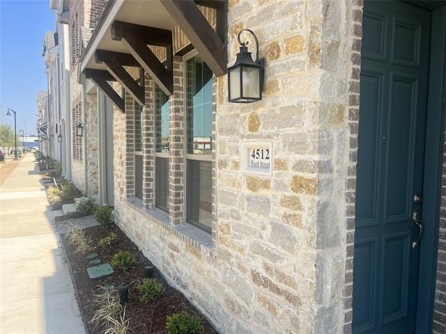 4512 Ward Street - Photo 2