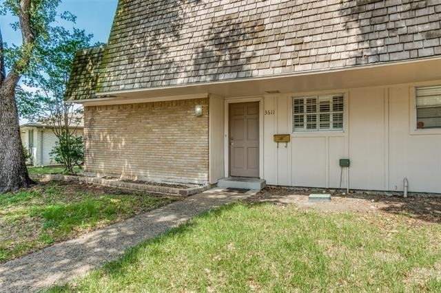 3611 Stables Lane - Photo 0