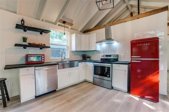 122 Allen Street - Photo 2
