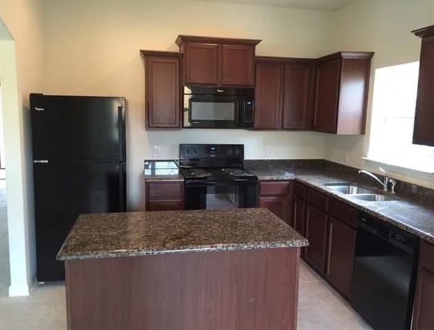 2312 Sablewood Drive - Photo 2