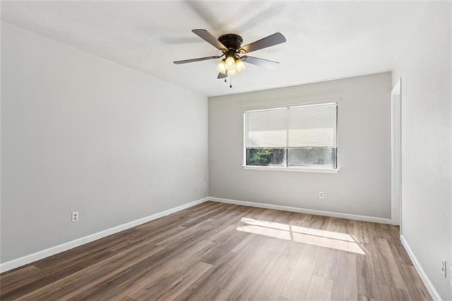 556 Hawthorne Drive - Photo 16