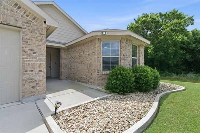16308 Caledonia Court - Photo 2