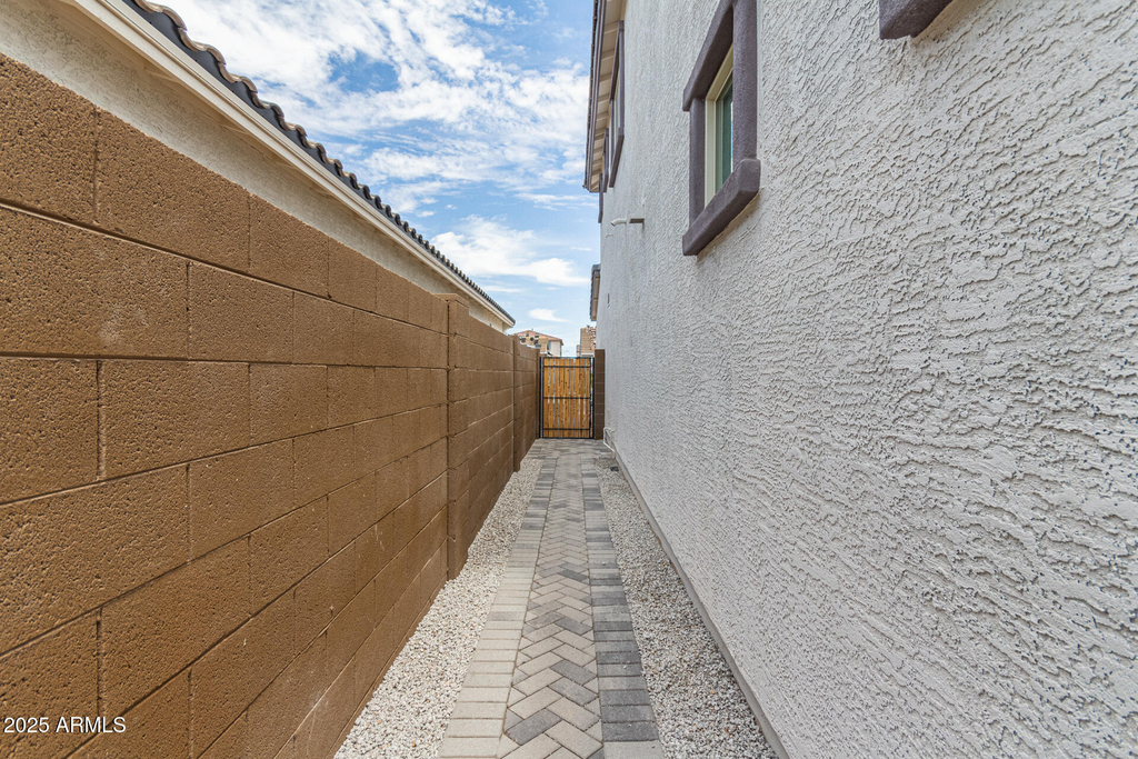 8931 W Colter Street - Photo 21