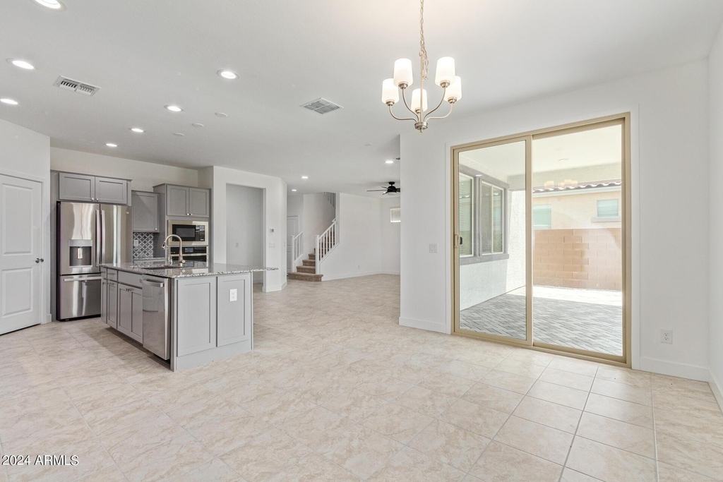 8931 W Colter Street - Photo 4