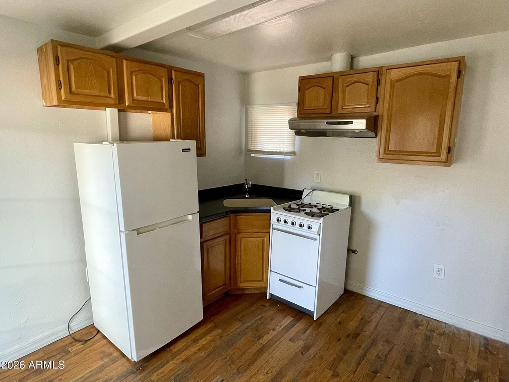 1216 W Roosevelt Street - Photo 1