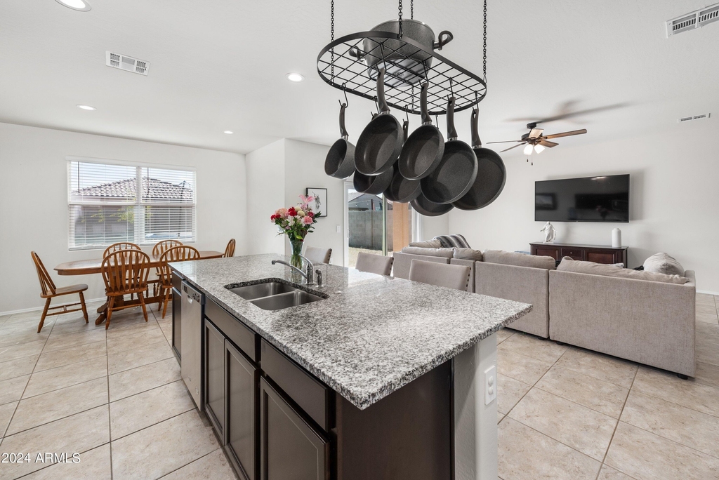 35419 W San Ildefanso Avenue - Photo 12