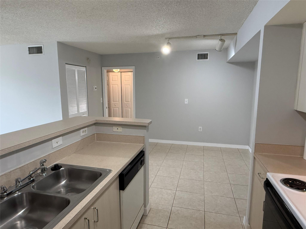 11165 Sw 6th Street - Photo 22