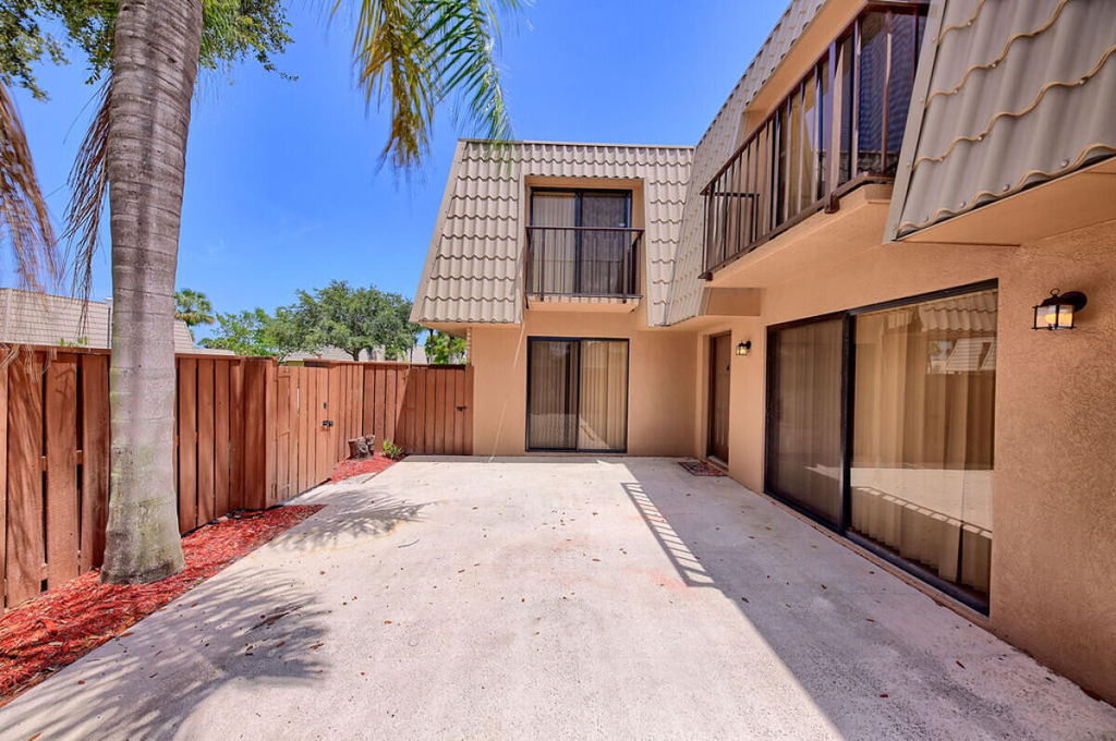 5731 57th Way - Photo 3
