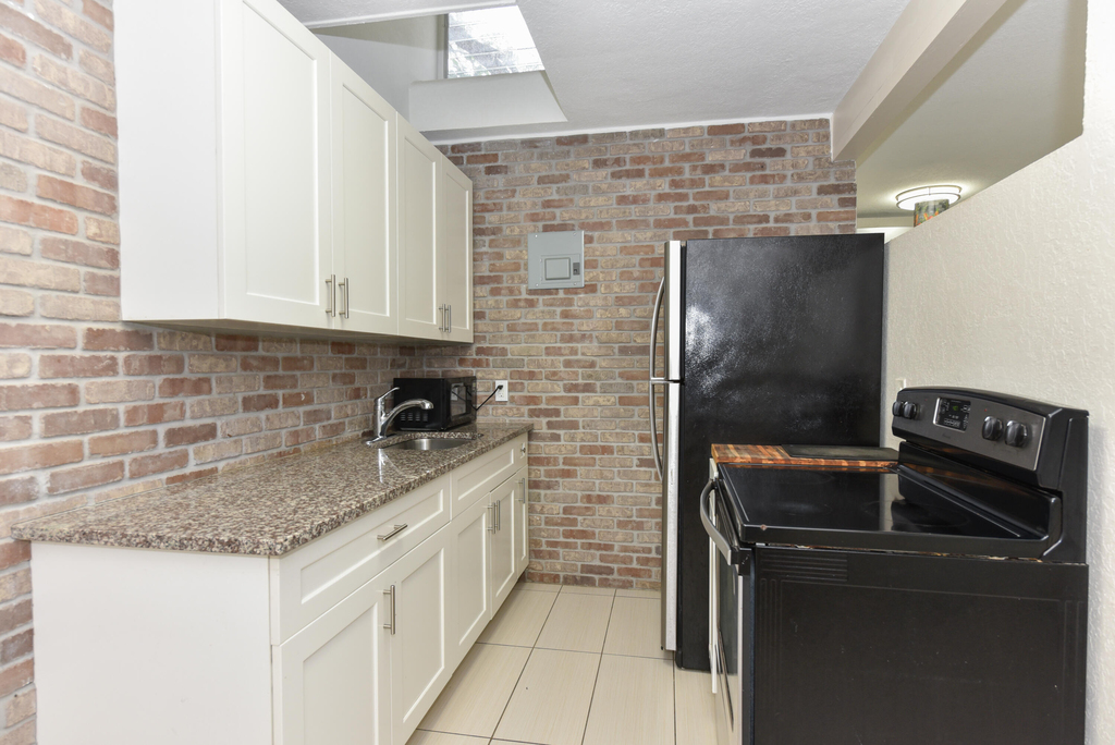 131 S Federal Highway - Photo 3