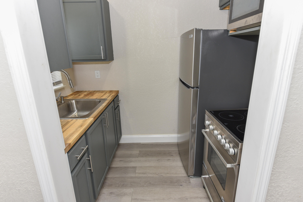 1001 S Federal Highway - Photo 3