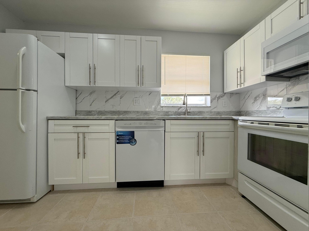 228 Lake Dora Drive - Photo 8