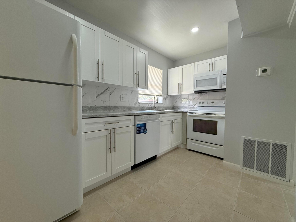 228 Lake Dora Drive - Photo 6