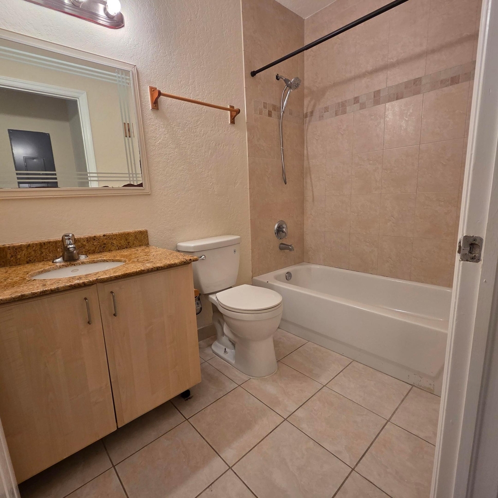 1640 Presidential Way - Photo 8