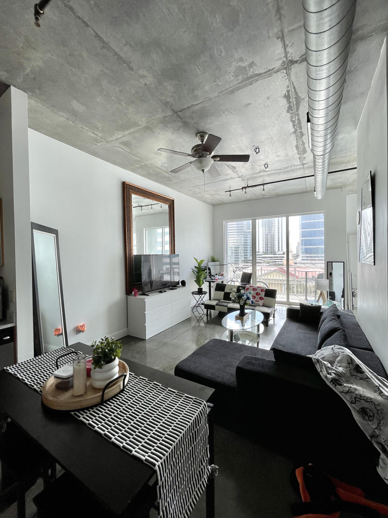 313 Ne 2nd Street - Photo 1