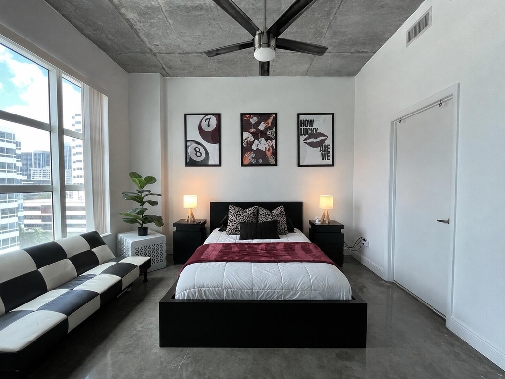 313 Ne 2nd Street - Photo 0