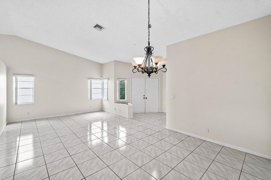 10001 Country Brook Road - Photo 3