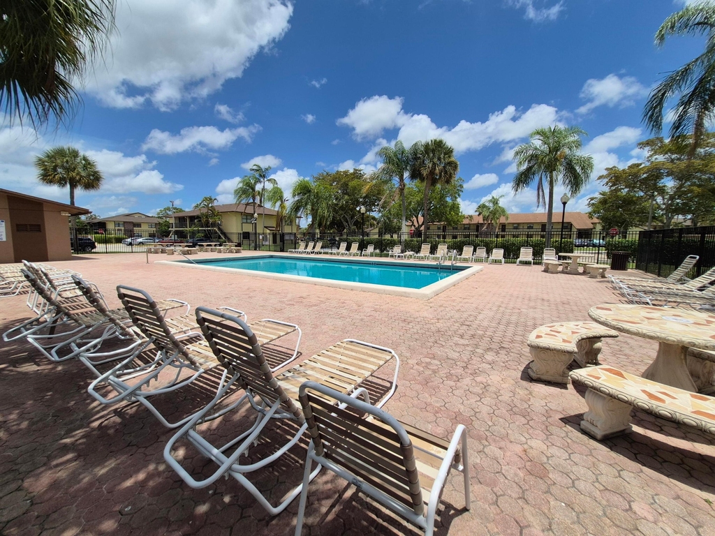 10039 Winding Lake Road - Photo 12
