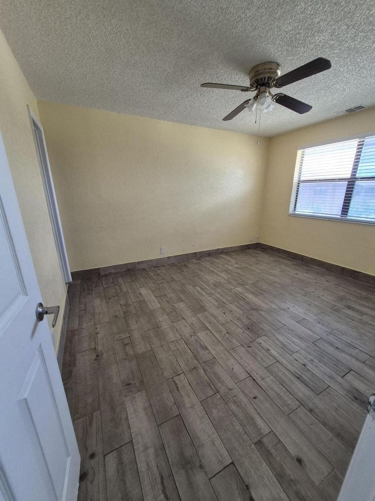 10039 Winding Lake Road - Photo 11