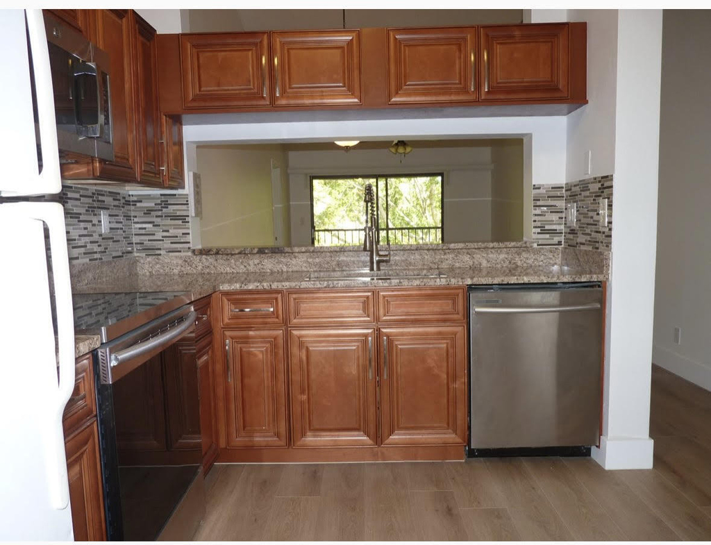 3130 Millwood Terrace - Photo 4