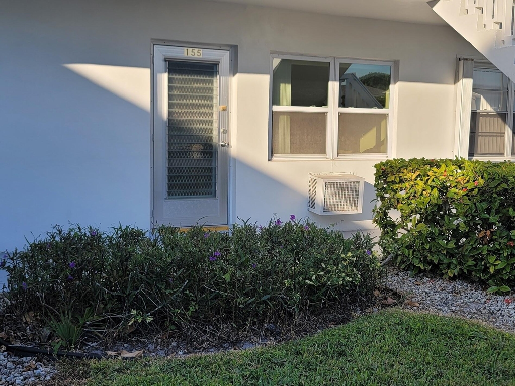 155 Coventry - Photo 2