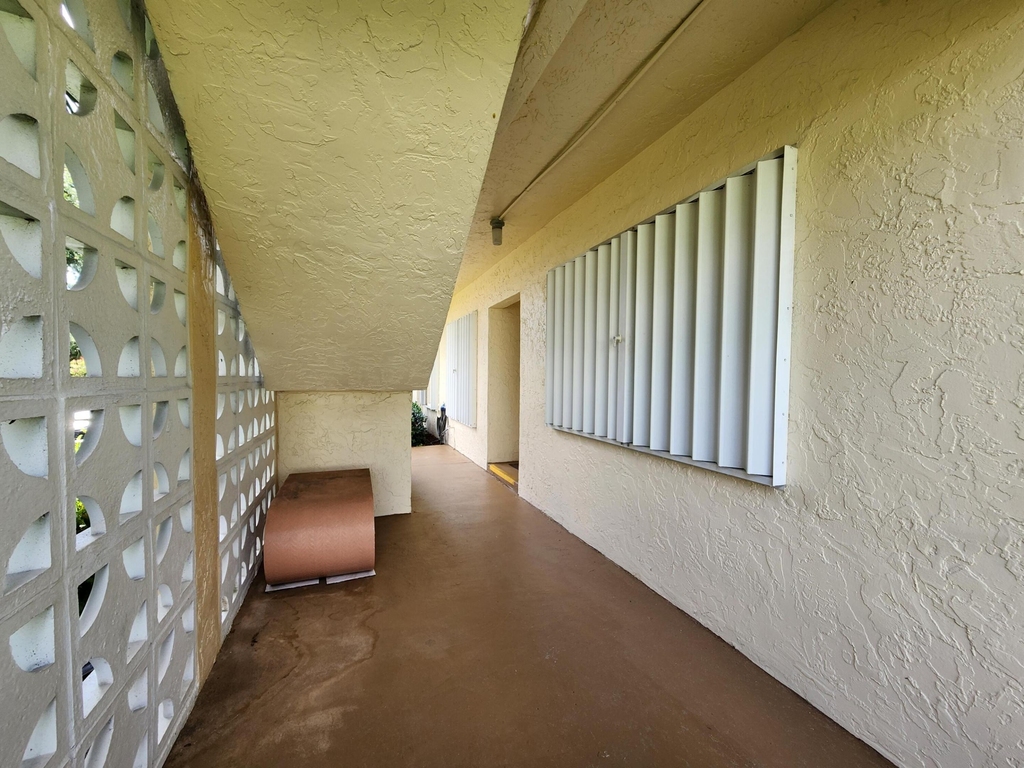 1560 Nw 18th Avenue - Photo 1