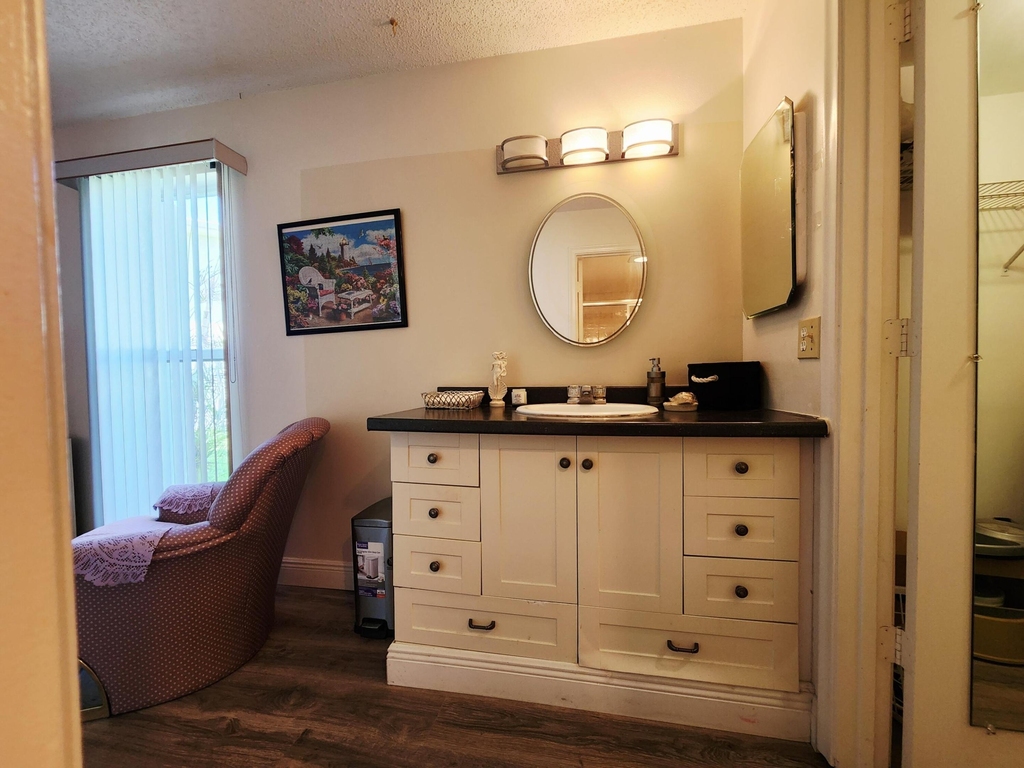 1560 Nw 18th Avenue - Photo 13