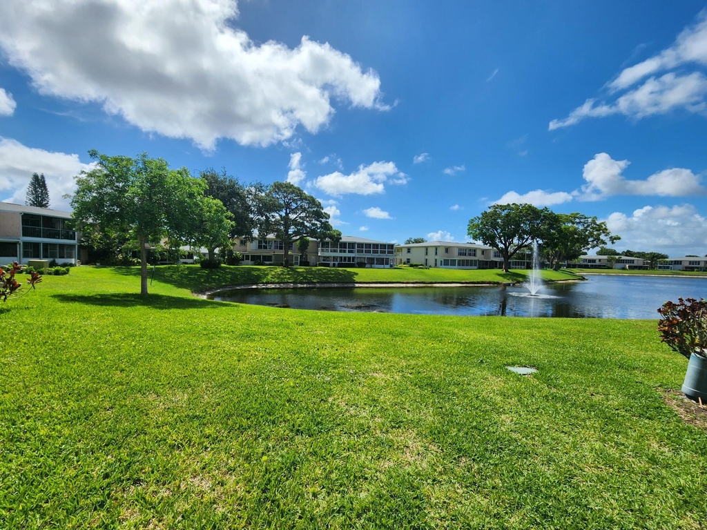 1560 Nw 18th Avenue - Photo 22