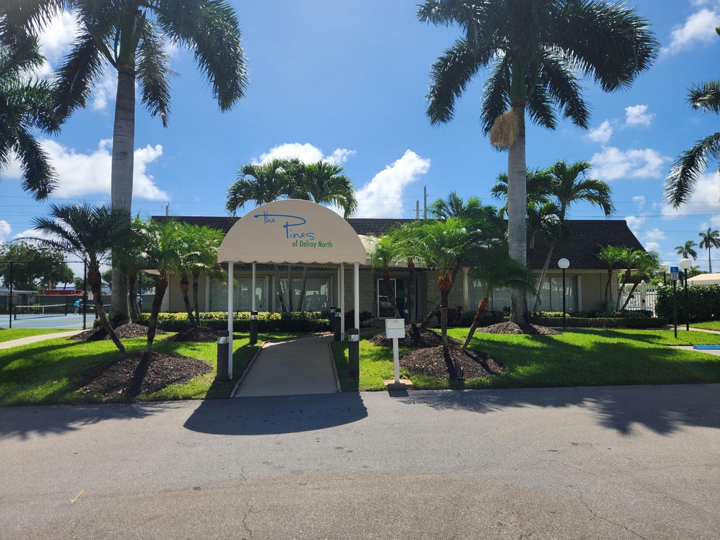 1560 Nw 18th Avenue - Photo 24