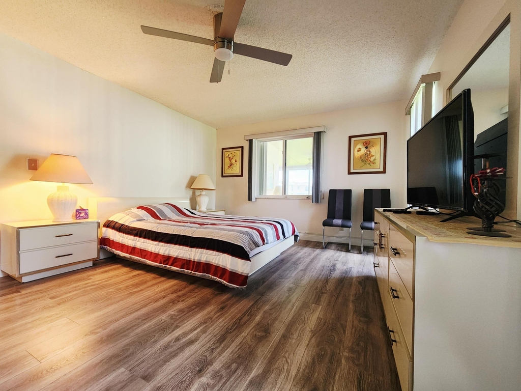 1560 Nw 18th Avenue - Photo 10