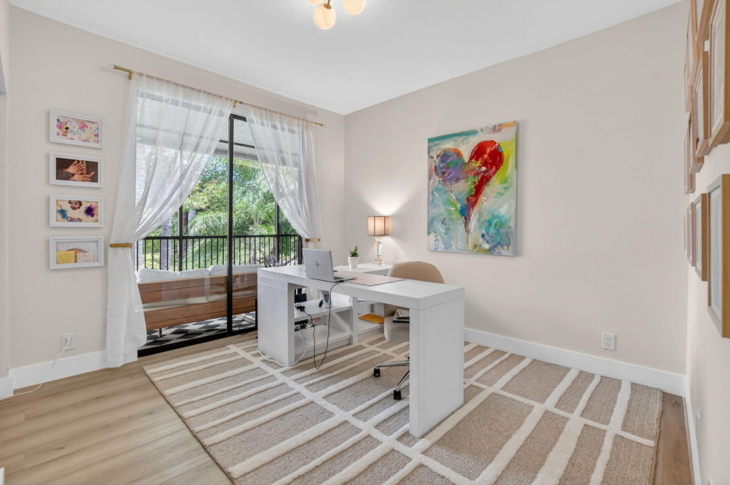 5801 Coach House Circle - Photo 16