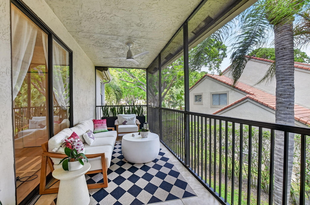 5801 Coach House Circle - Photo 18