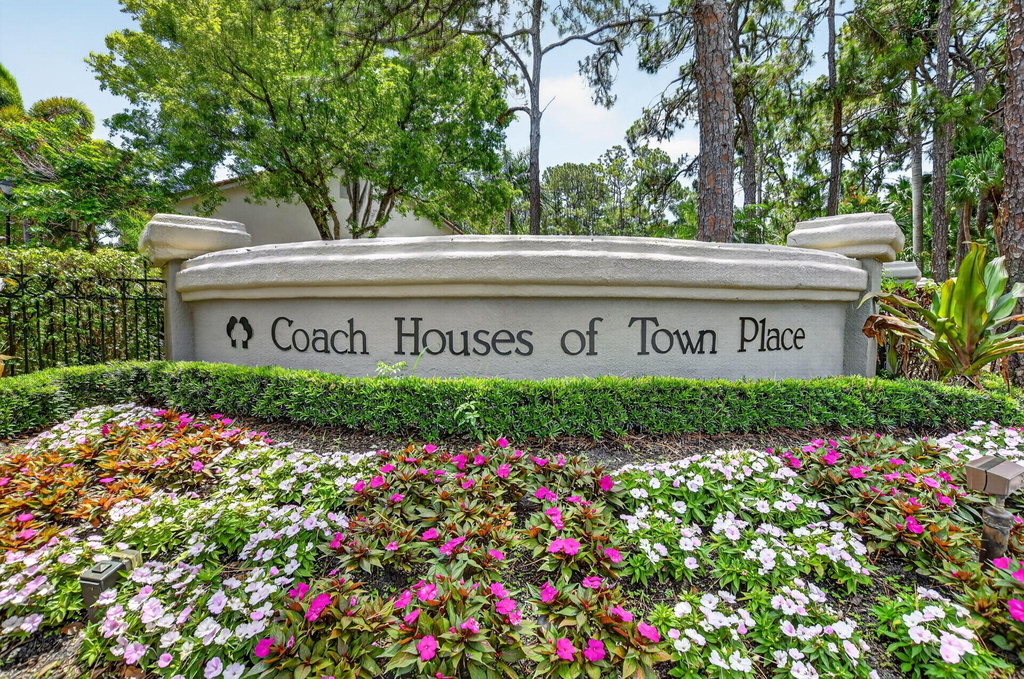 5801 Coach House Circle - Photo 28