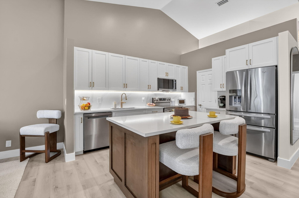 5801 Coach House Circle - Photo 4