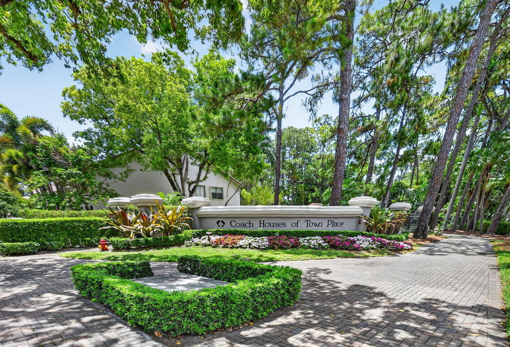 5801 Coach House Circle - Photo 20