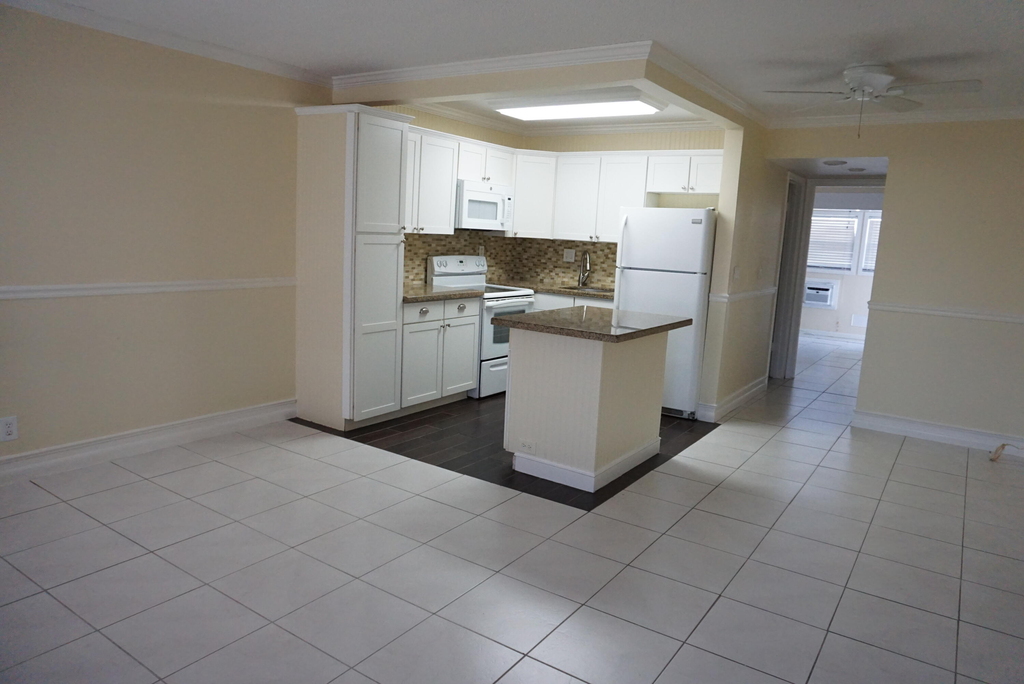 34 Andover B - Photo 3