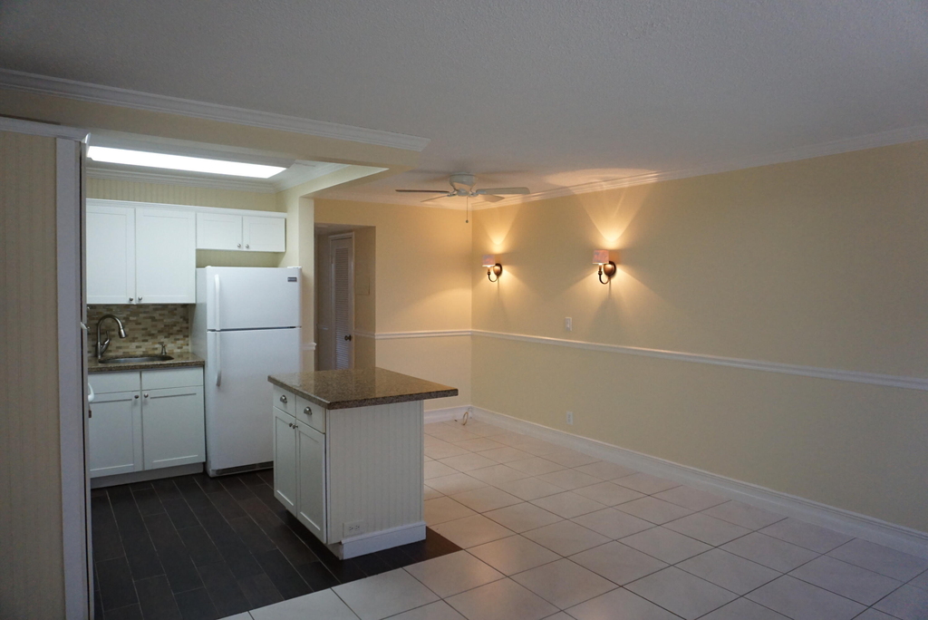 34 Andover B - Photo 4