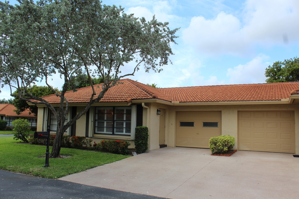4525 Nutmeg Tree Lane - Photo 0