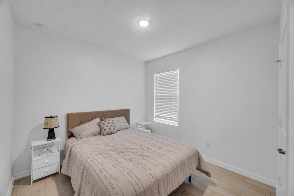 5082 Armina Place - Photo 15