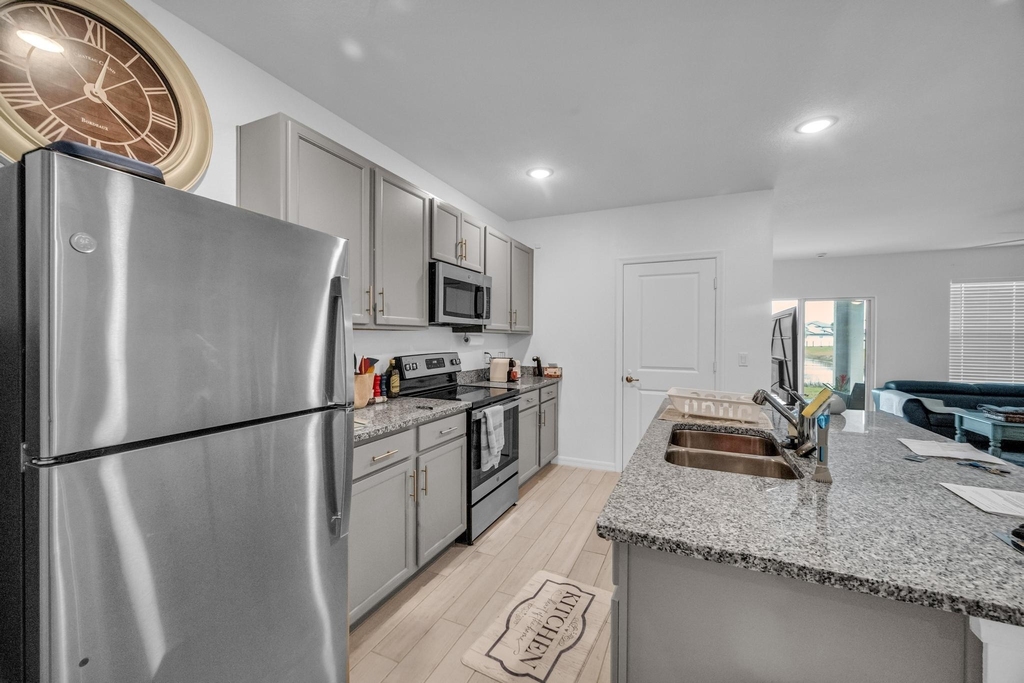 5082 Armina Place - Photo 4